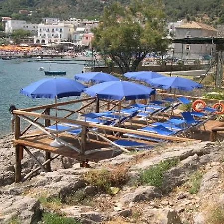 Villa Sirenuse Sleeps 14 Pool Air Con Wifi