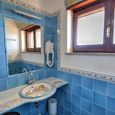 Sirenuse Sleeps 14 Pool Air Con Wifi