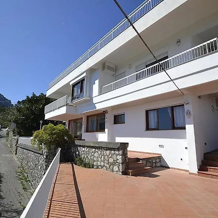 Villa Sirenuse Sleeps 14 Pool Air Con Wifi