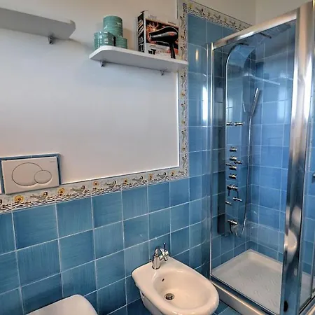 Villa Sirenuse Sleeps 14 Pool Air Con Wifi *