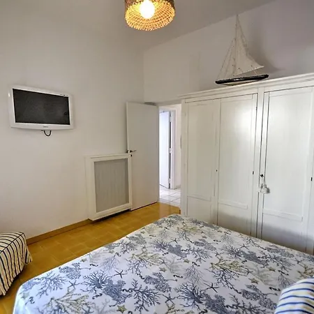 Sirenuse Sleeps 14 Pool Air Con Wifi *